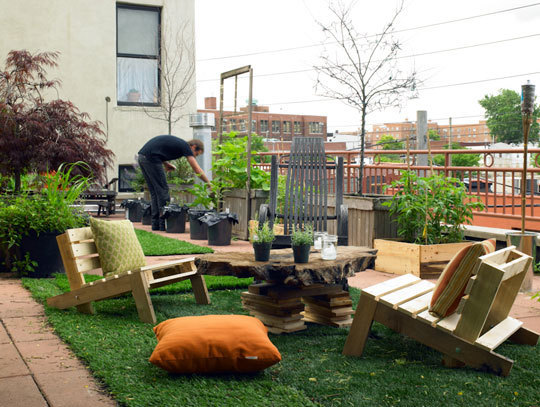 redhook_brooklyn_rooftop_garden_apartmenttherapy